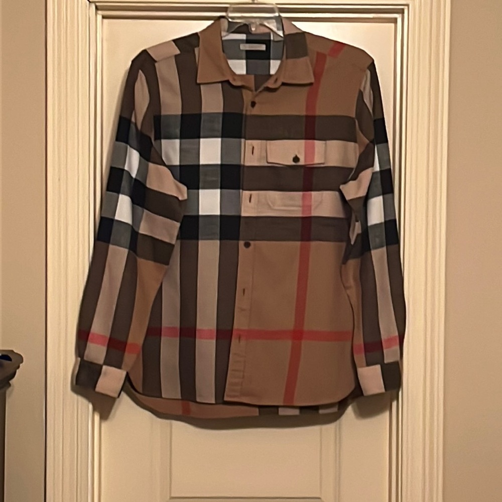 Men’s XL Burberry Brit Long Sleeve Casual Shirt In Very Good used condition.